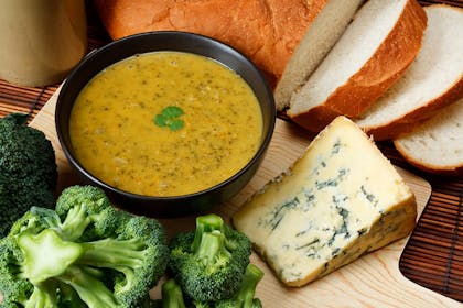 Broccoli stilton soup