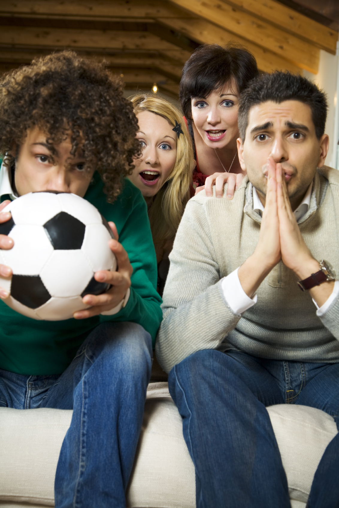 Superbru fans watching TV