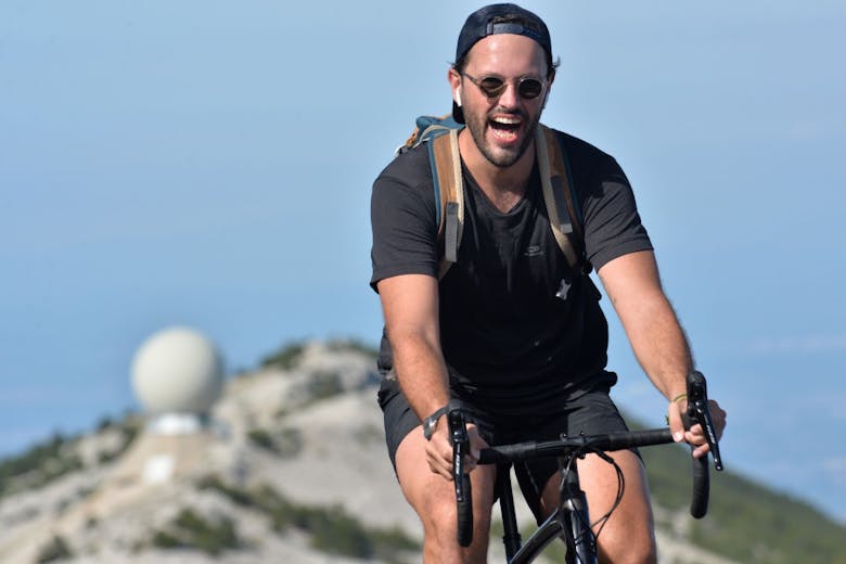 Cycliste sur son vélo