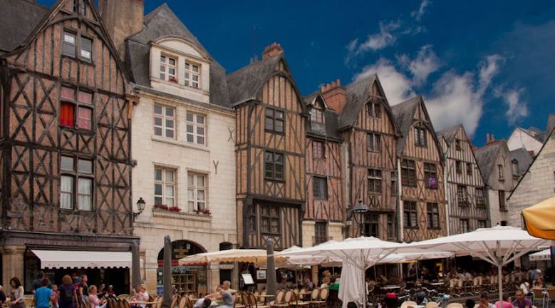 Place Plumereau à Tours, France