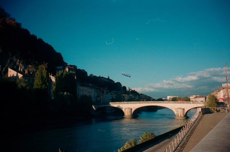 Grenoble et ses cabines téléphériques