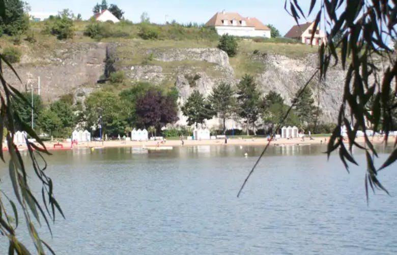 Vue sur le lac du Chanoine Kir, à Dijon