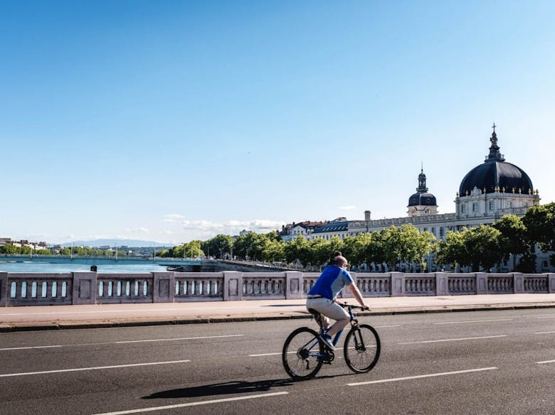 Un cycliste à Lyon