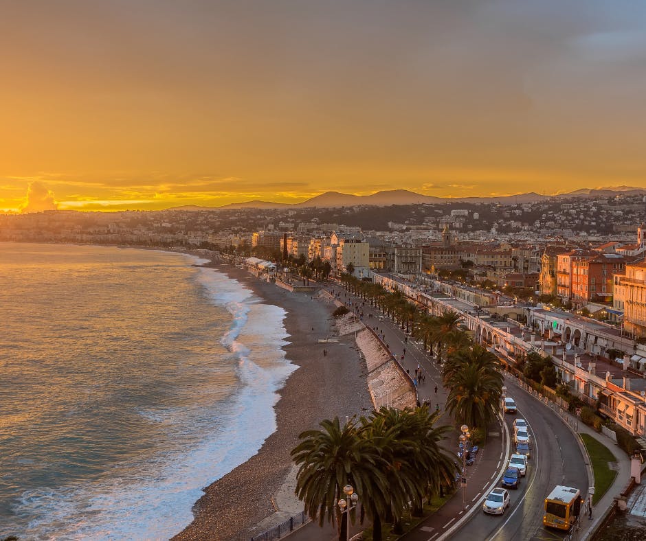 Vue aérienne de la plage de Nice