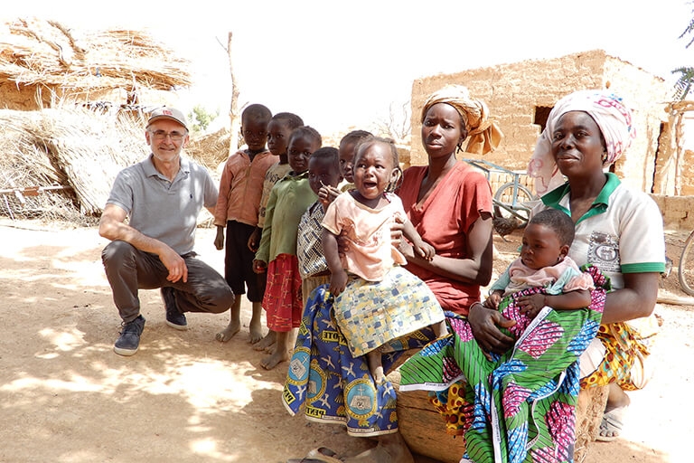Mano tesa per… ist eine Non-Profit-Organisation