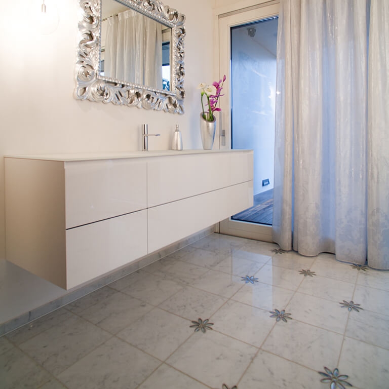 Ultime realizzazioni New Line, rivestimenti pareti e pavimenti