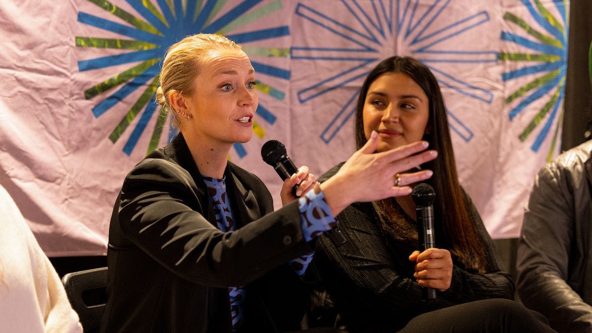 Guðrún Aðalsteinsdóttir og Camila Medina