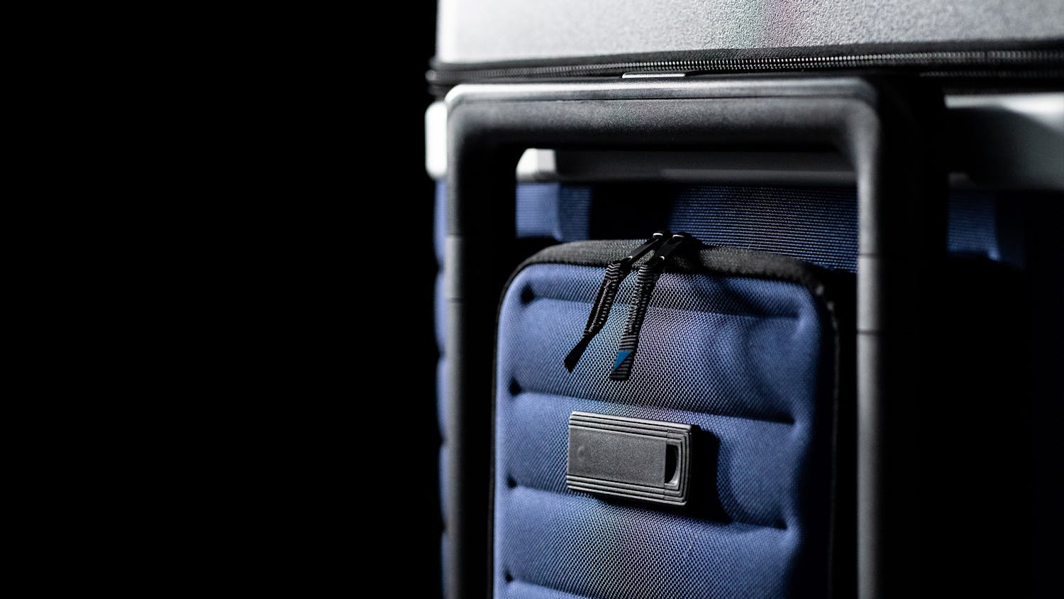 Pull Up Suitcase - Your mobile closet