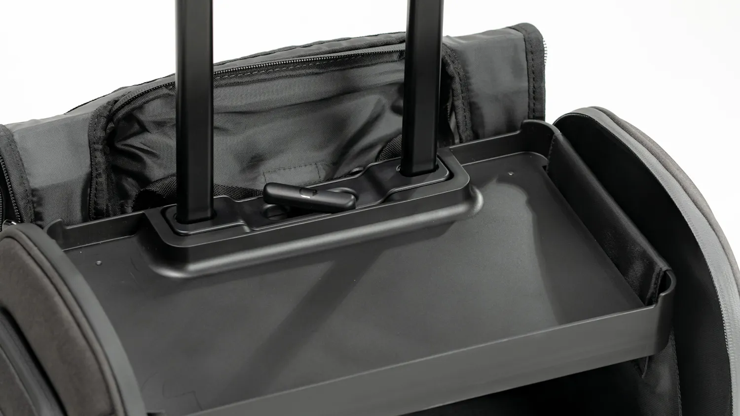 Pull Up function of the backpack and it's tray