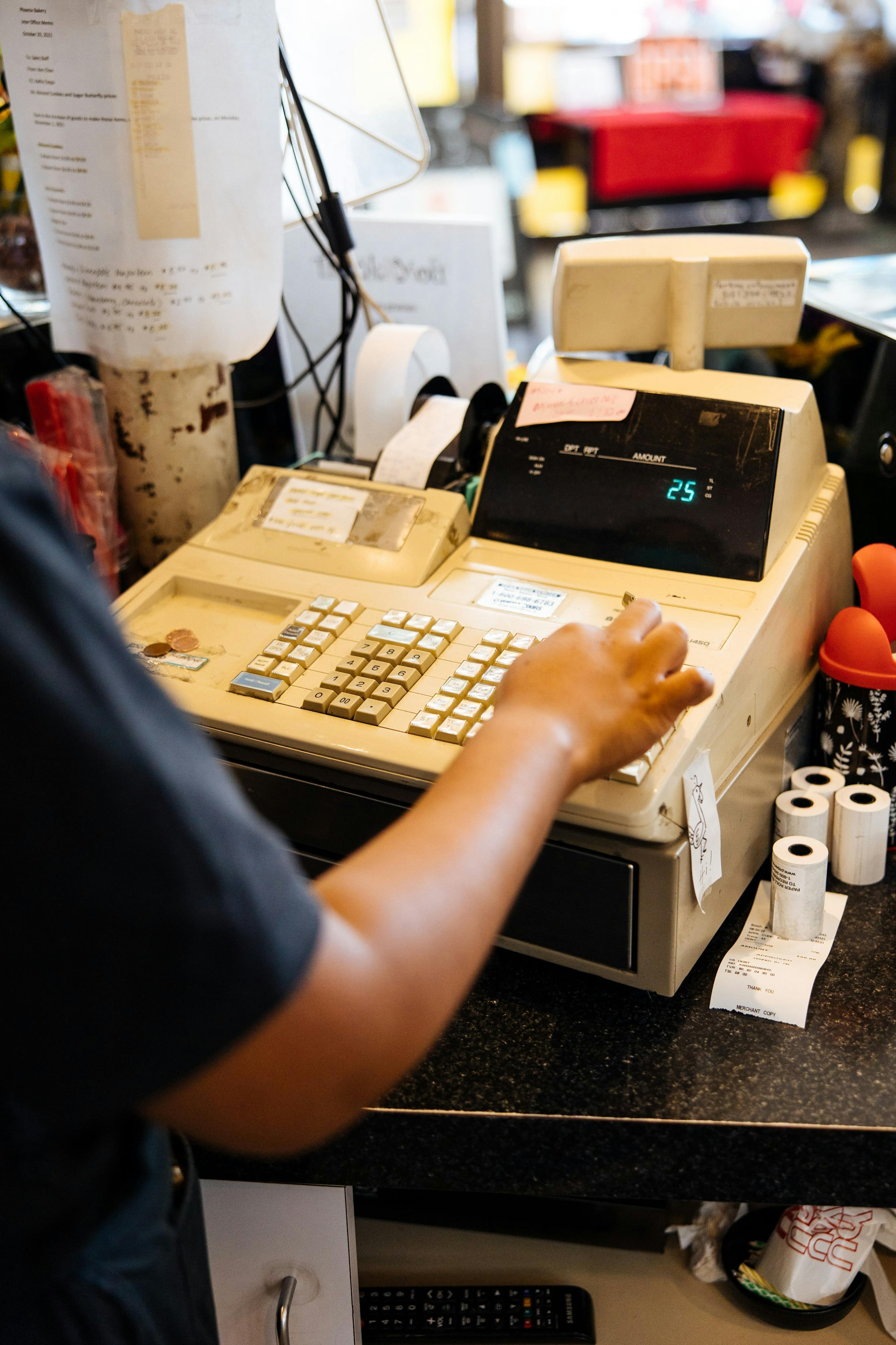 Image of an old school restaurant cash register