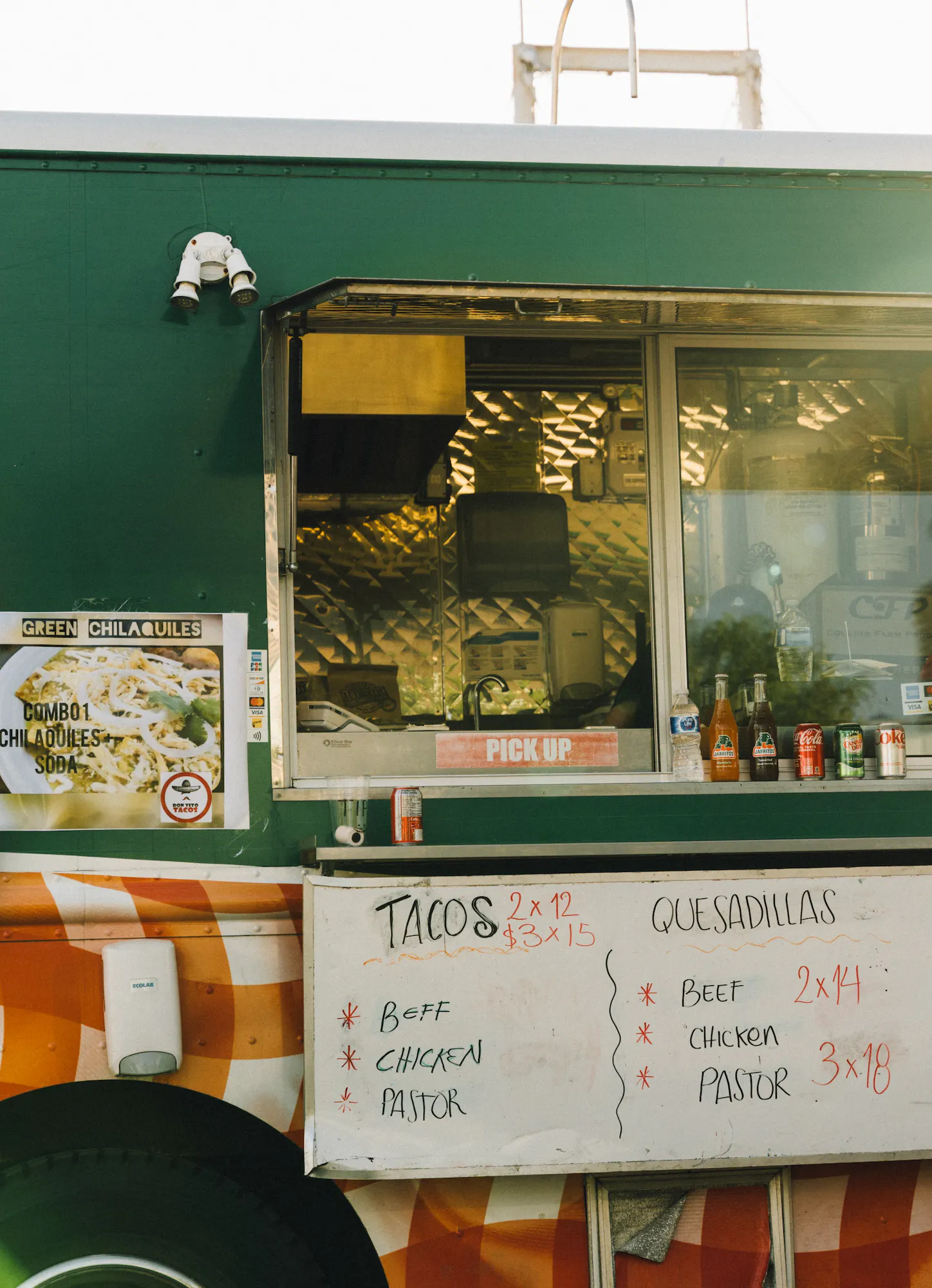 Thumbnail image of a taco food truck. 