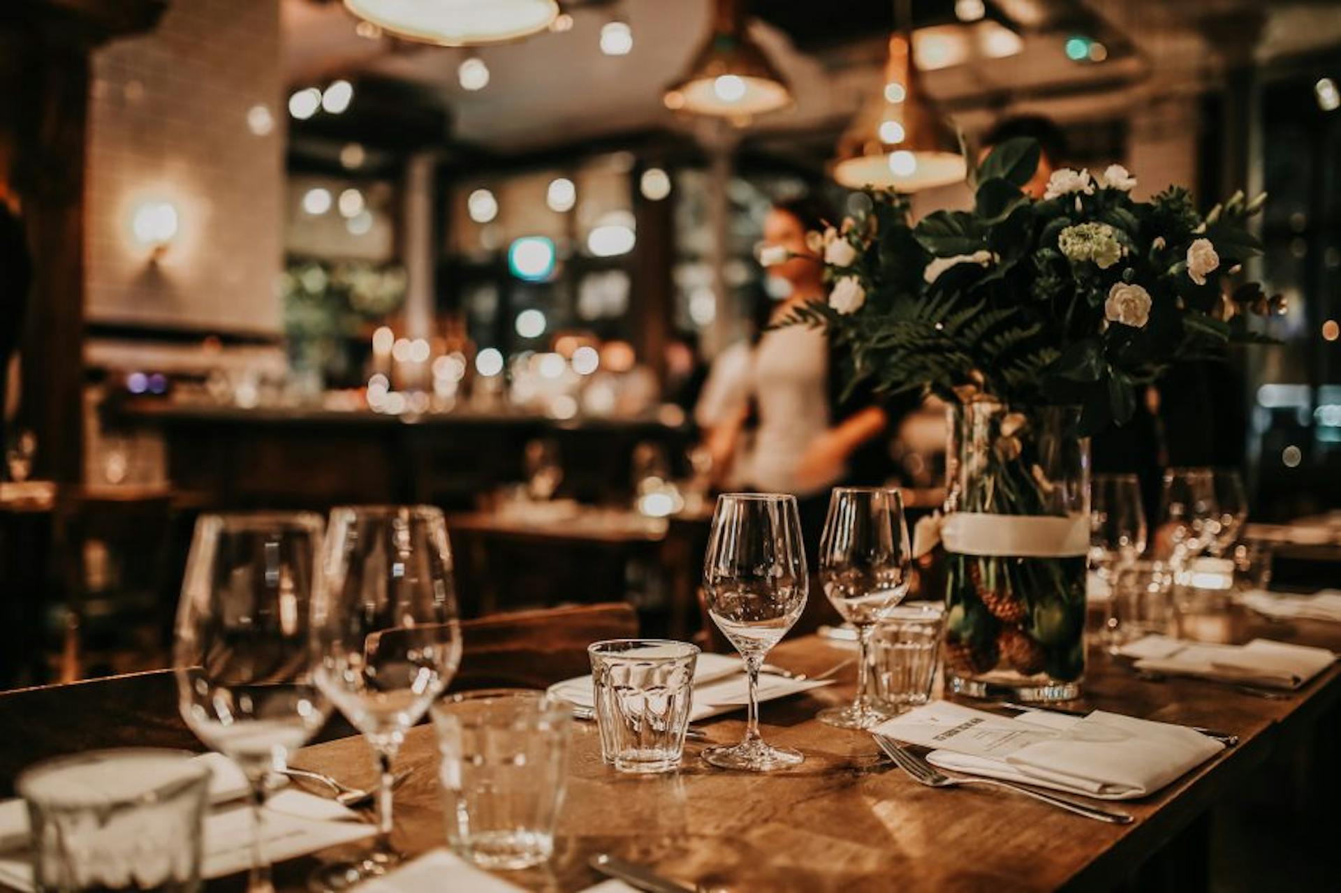 Image of a holiday Tablescape at a restaurant 