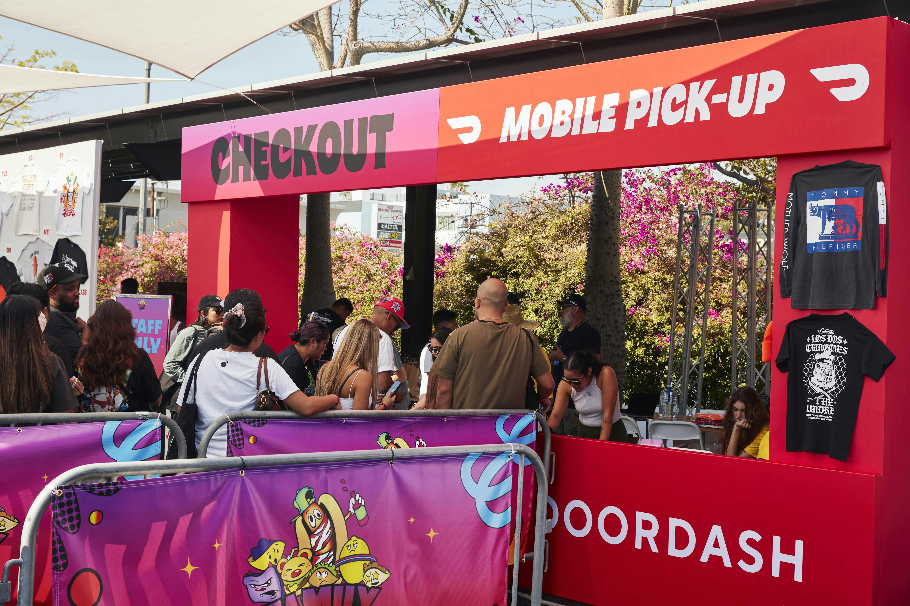 Doordash event mobile-pickup checkout line. 