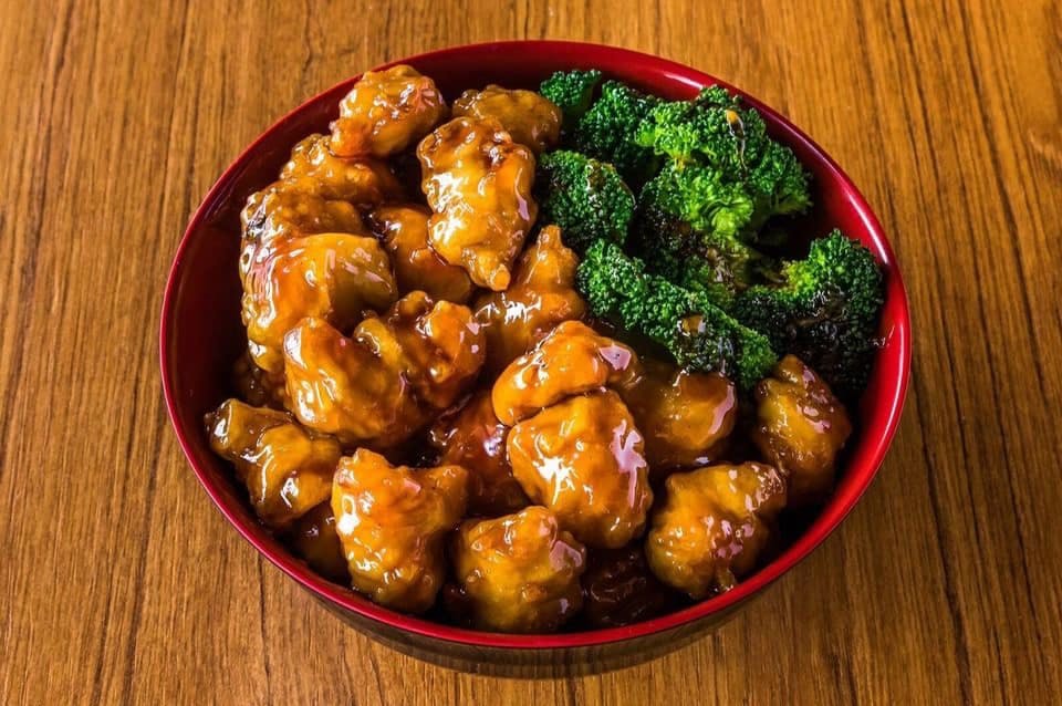 A bowl of chicken and broccoli at NoRa Asian Fresh.