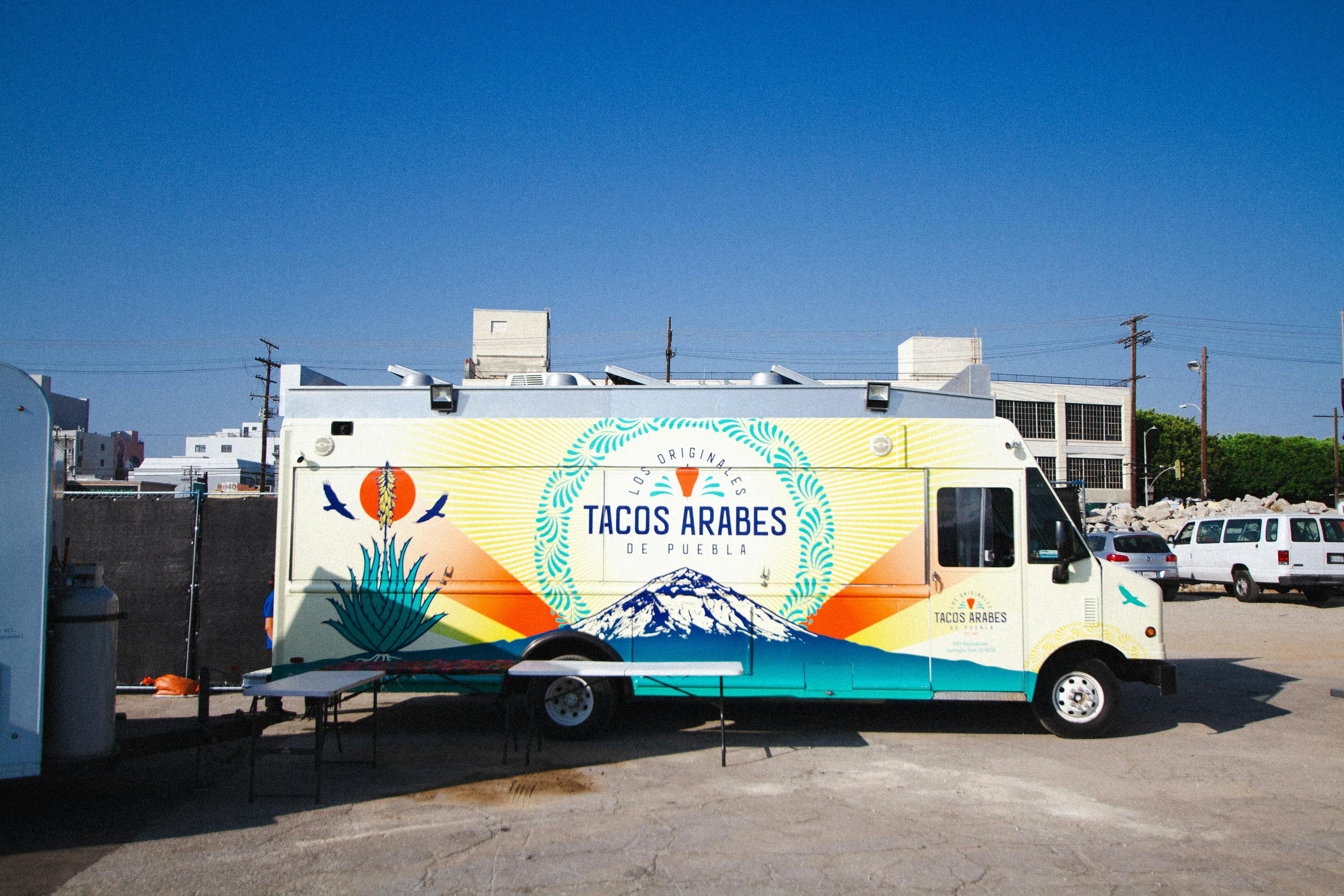 Image of a taco truck called Tacos Arabes in Los Angeles