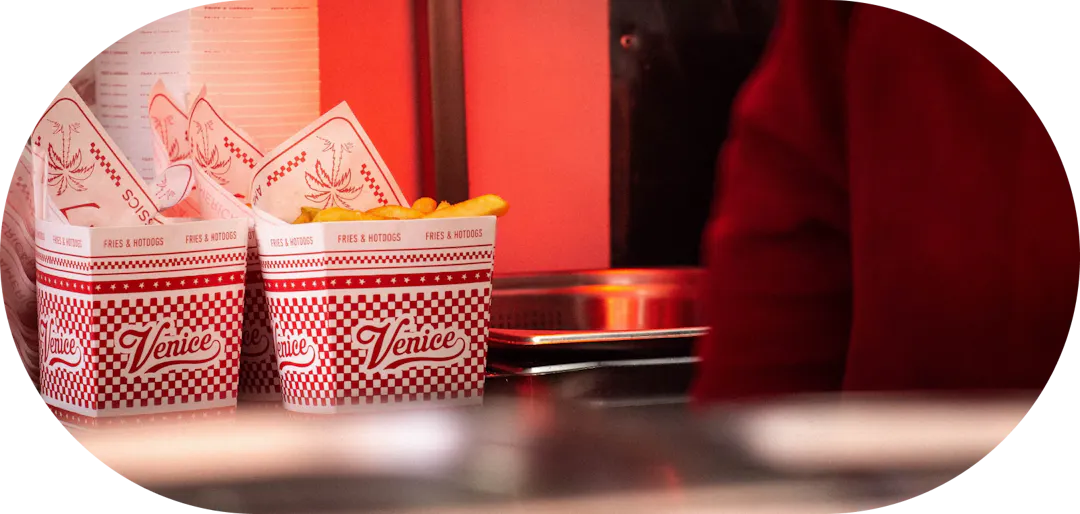 Quick Service Example Quick service restaurant examples: Top brands and what makes them stand out