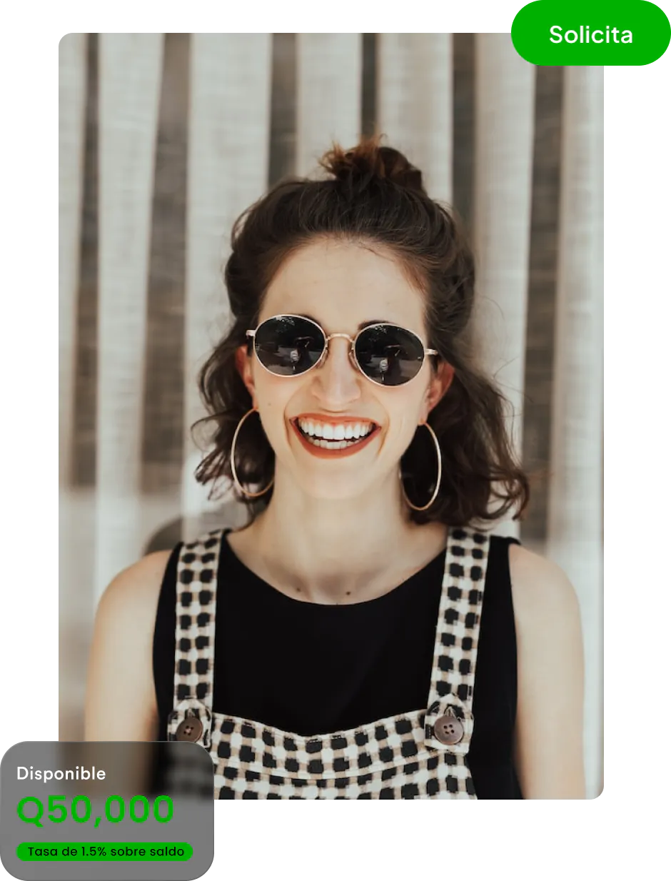 mujer joven sonriendo