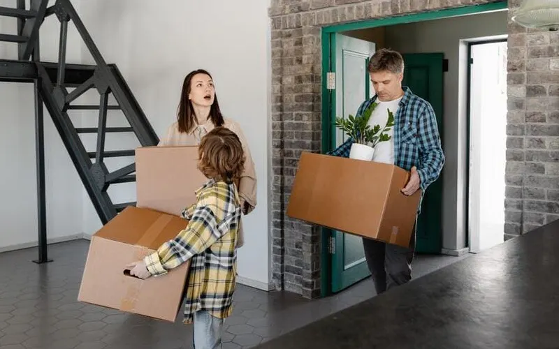 Pourquoi faire appel à un courtier en déménagement quand on est propriétaire ?