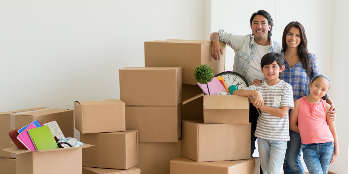 déménagement famille cartons 
