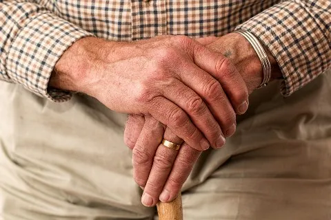 Préparer le déménagement de personnes âgées