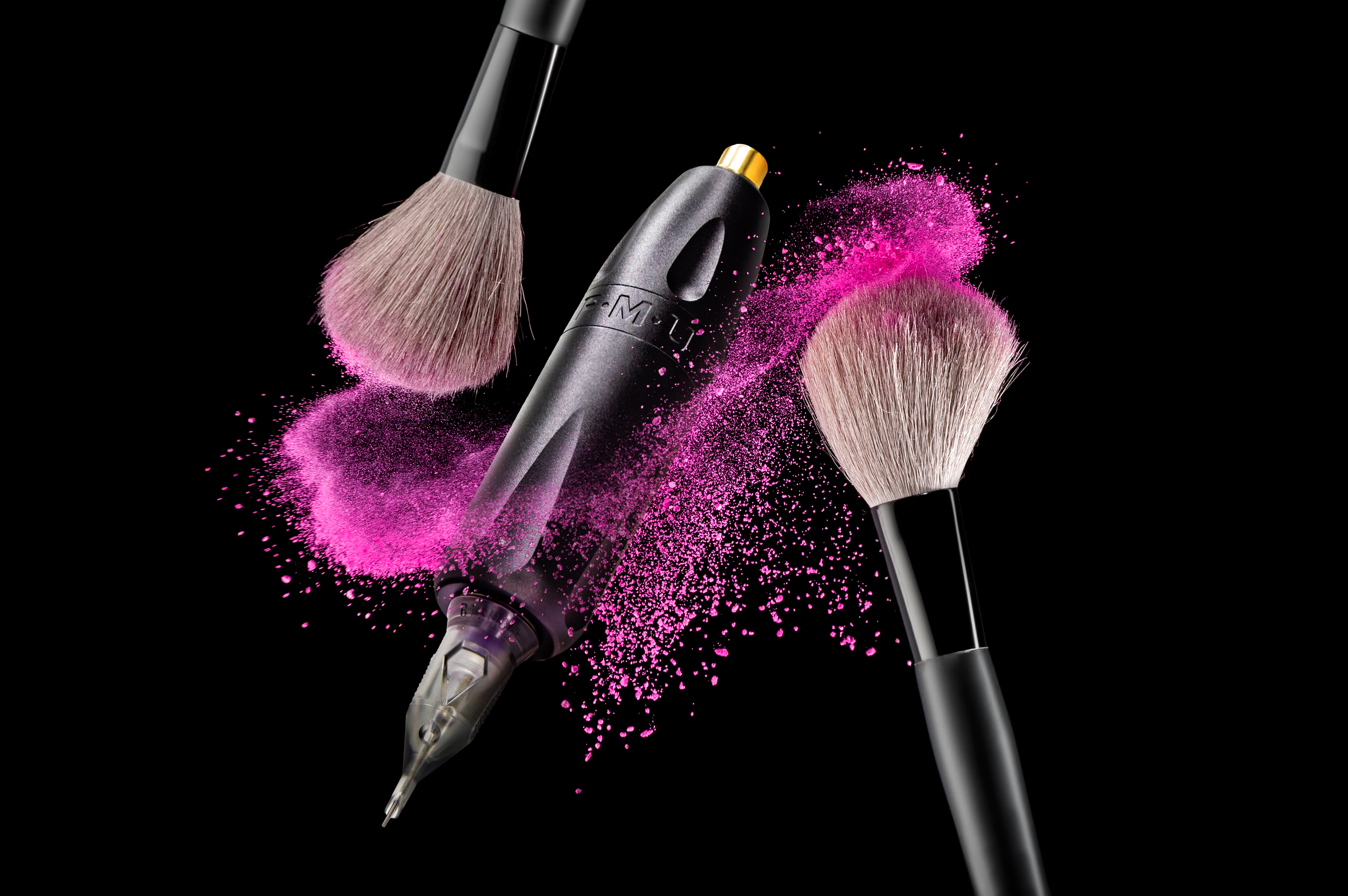 Makeup brushes with powder and tattoo pen machine