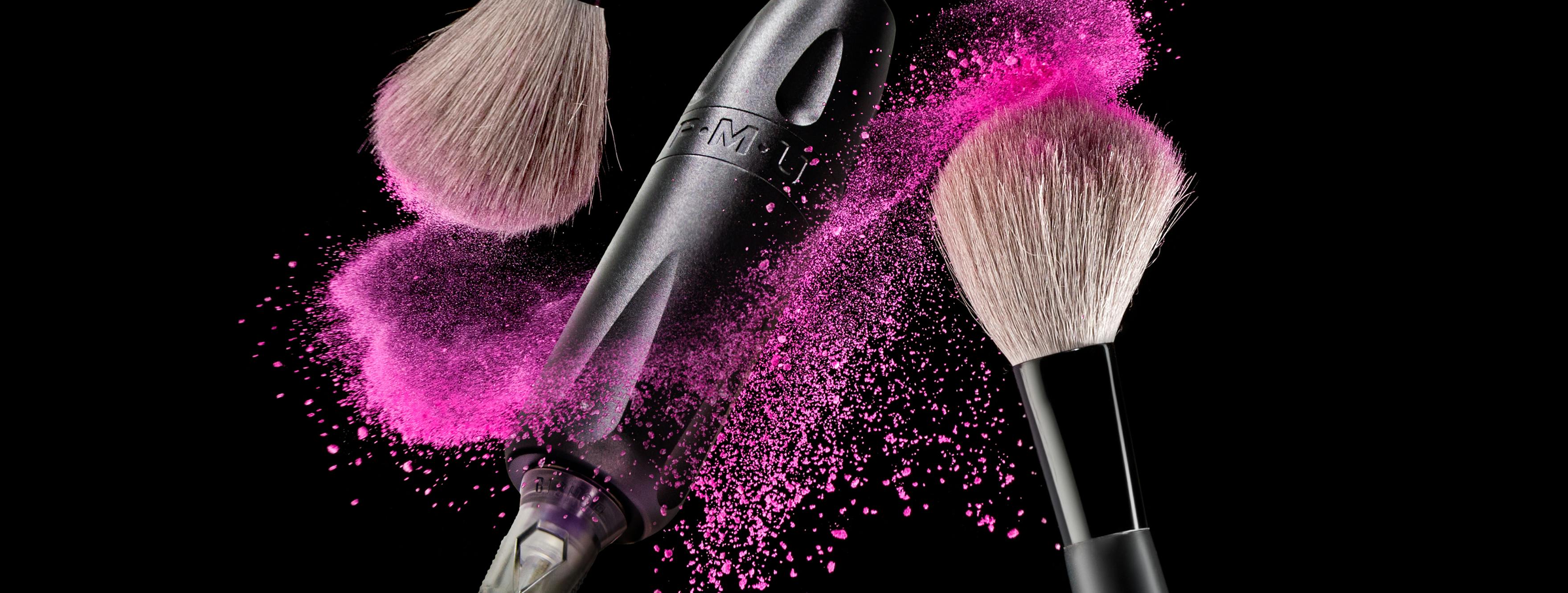 Makeup brushes with powder and tattoo pen machine