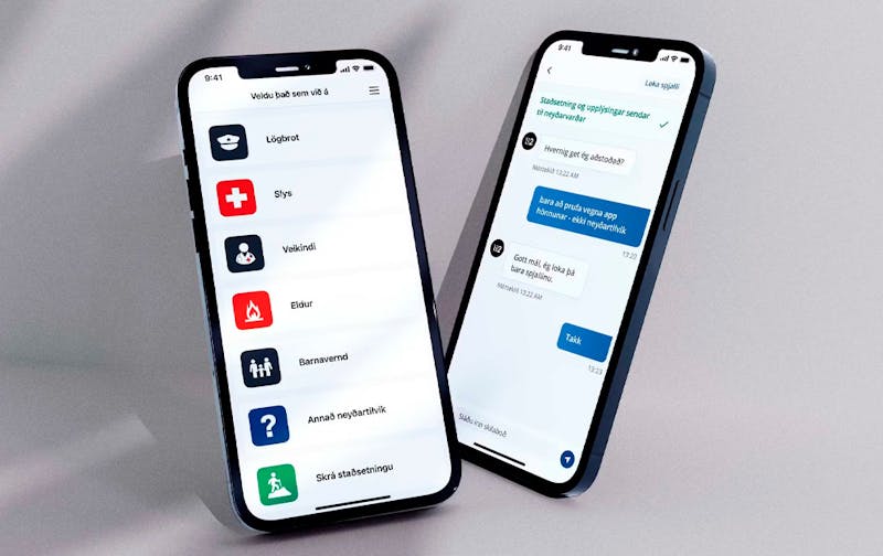 112 appið sýnt á farsíma. Tveir símar, annar sýnir valmyndina og hinn sýnir netspjall við neyðarvörð.
