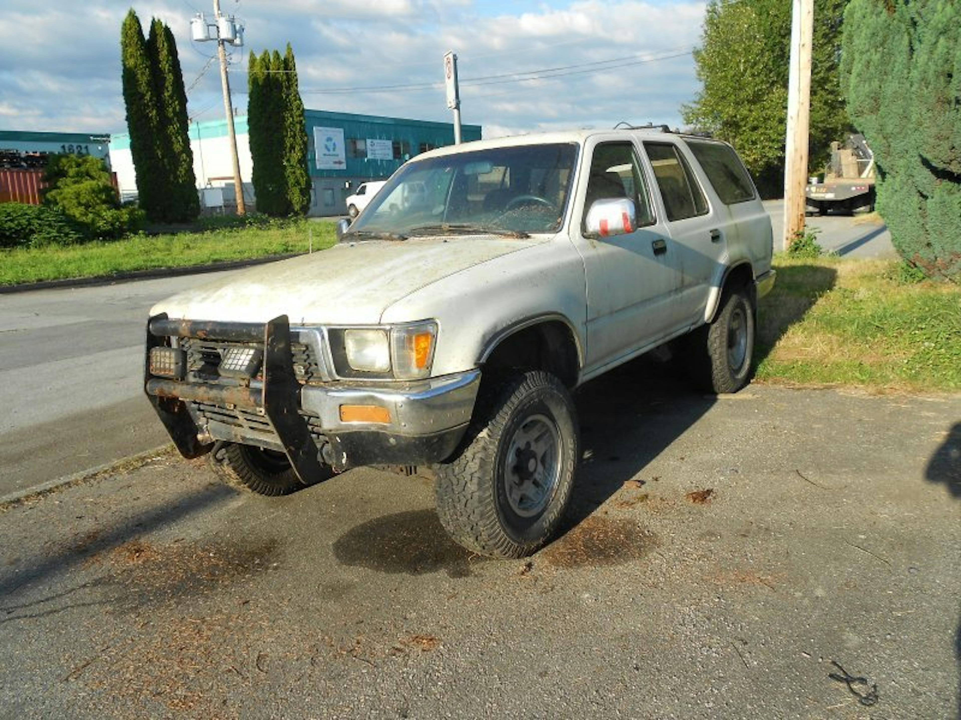 Nick's Auto Towing picking up a 4Runner