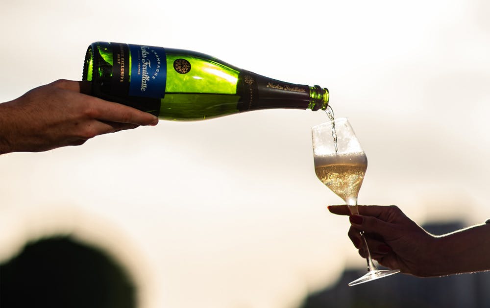 Comment servir et déguster le champagne