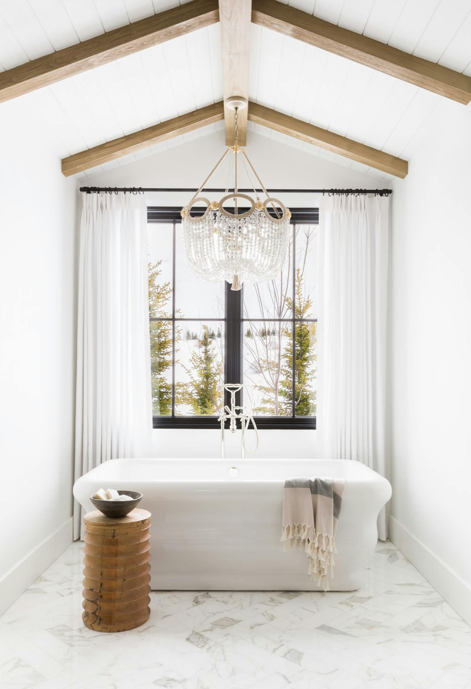 Nicole-Green-Design-Project-Refined-Mountain-Escape-Main-Bathroom-Tub
