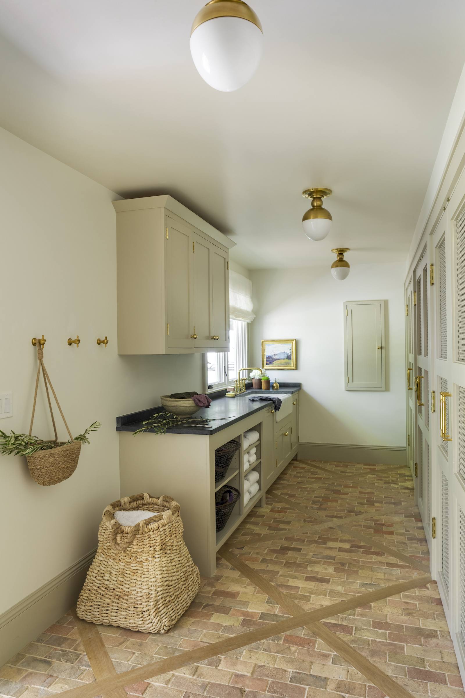 Nicole-Green-Design-House-Lake-Winnipesaukee-Mudroom 