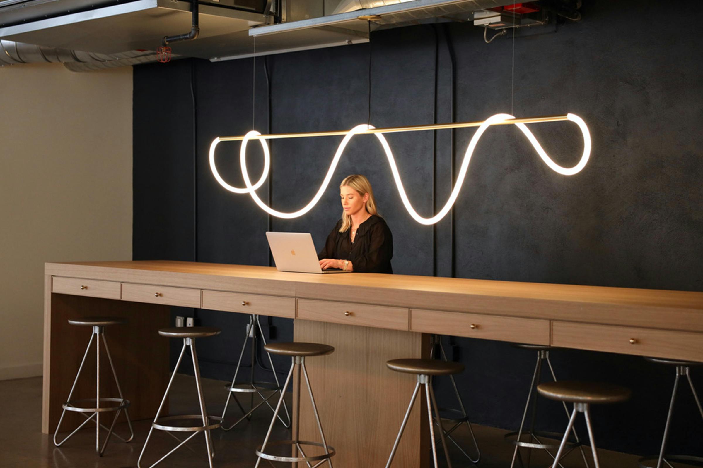 Nicole-Green-Design-Fashion-Forward-Tech-Offices-Work-Counter