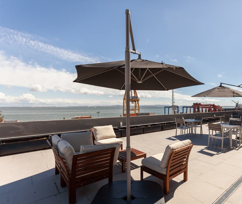 Terrace Nido Santa Apolónia