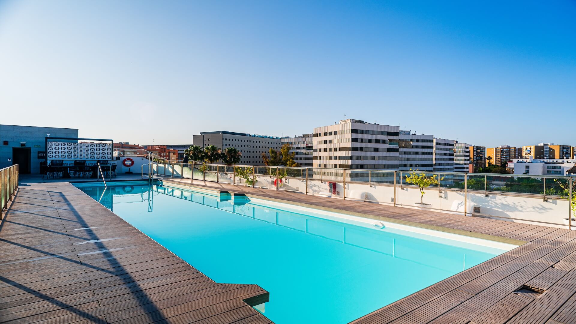 Rooftop terrace with swimming pool at Nido El porvenir in Seville
