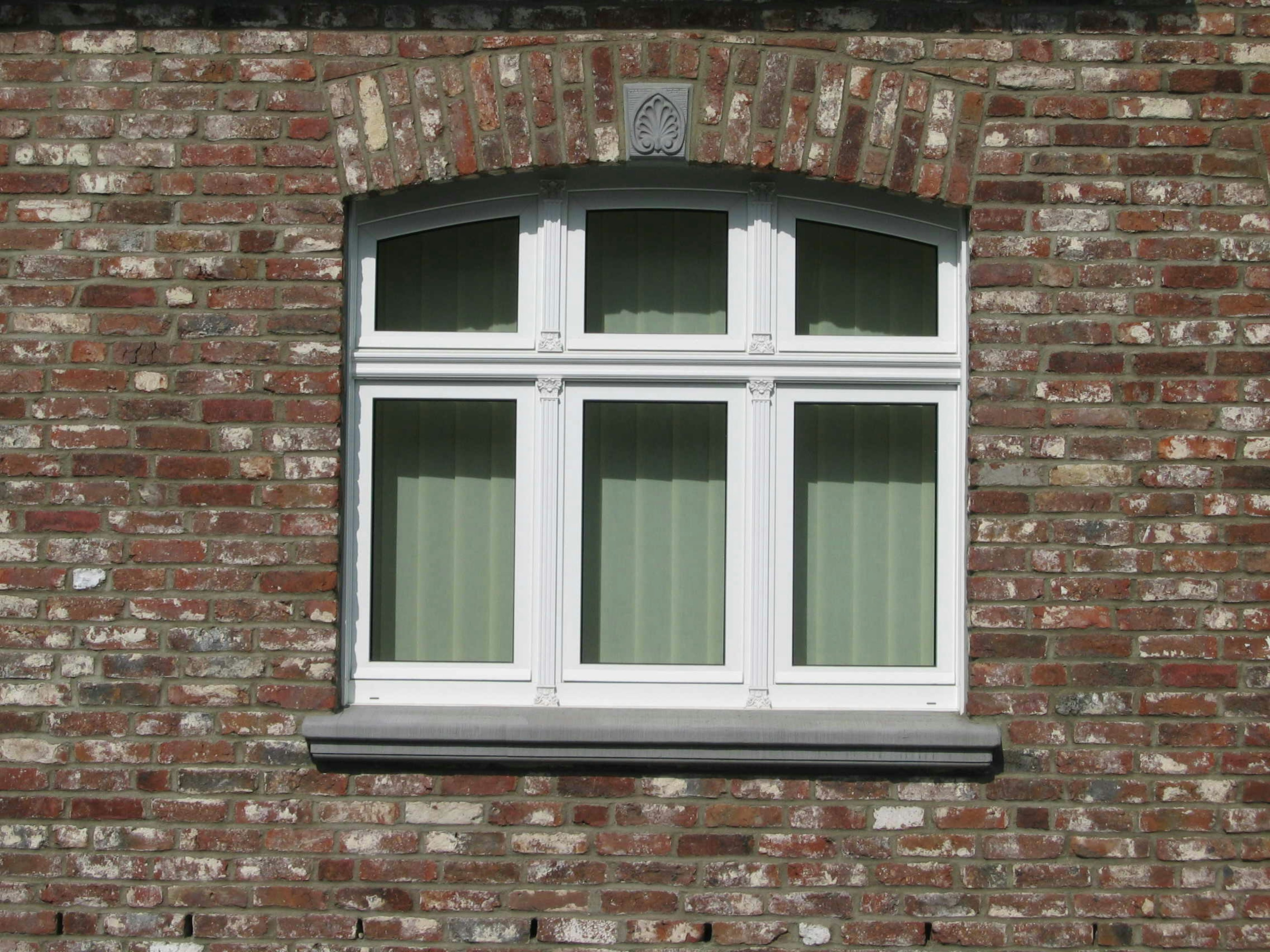 Zierstein Muschel in Klinkersturz