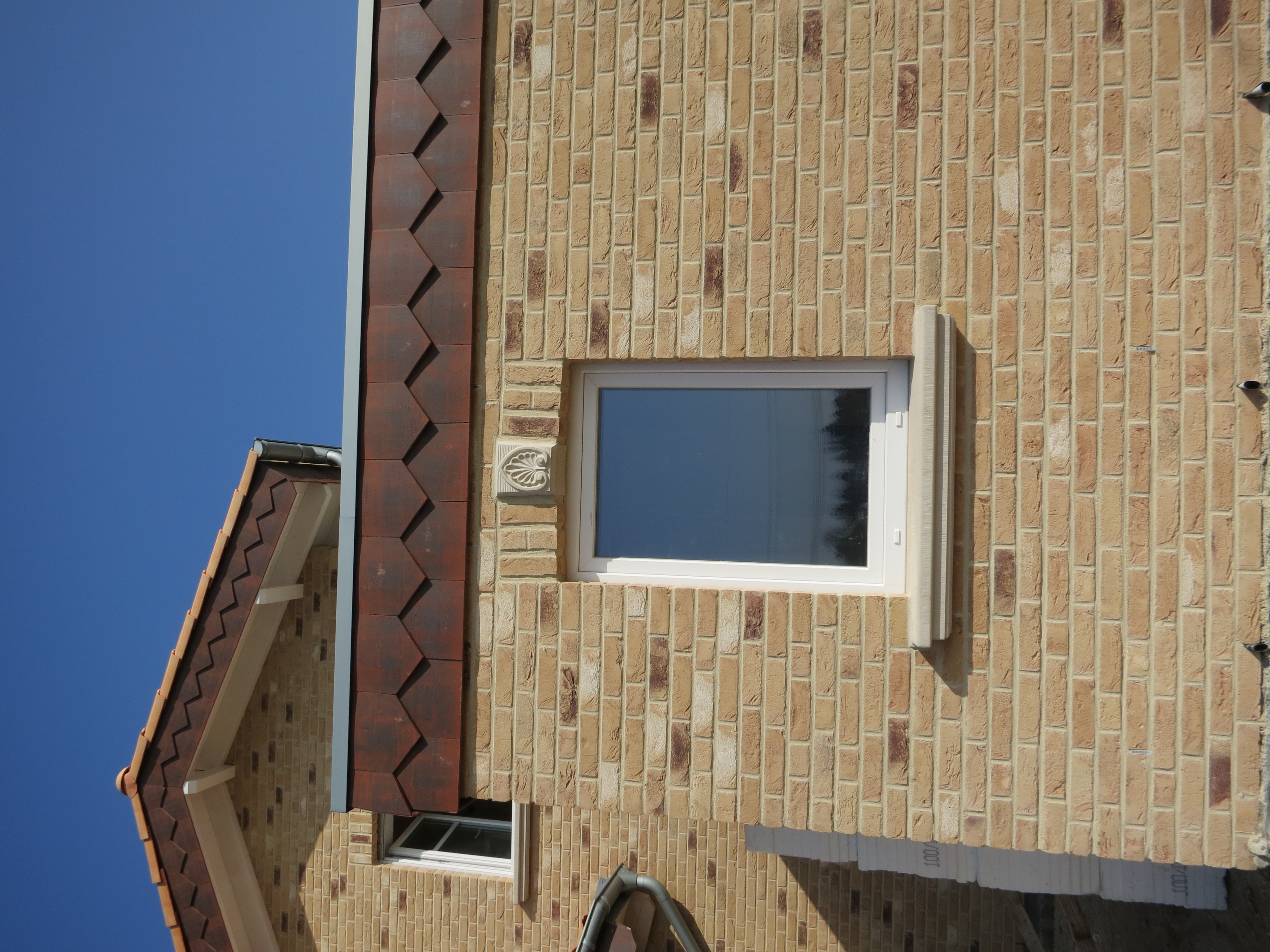 Massive Außenfensterbank WSB 200 und Zierstein Muschel