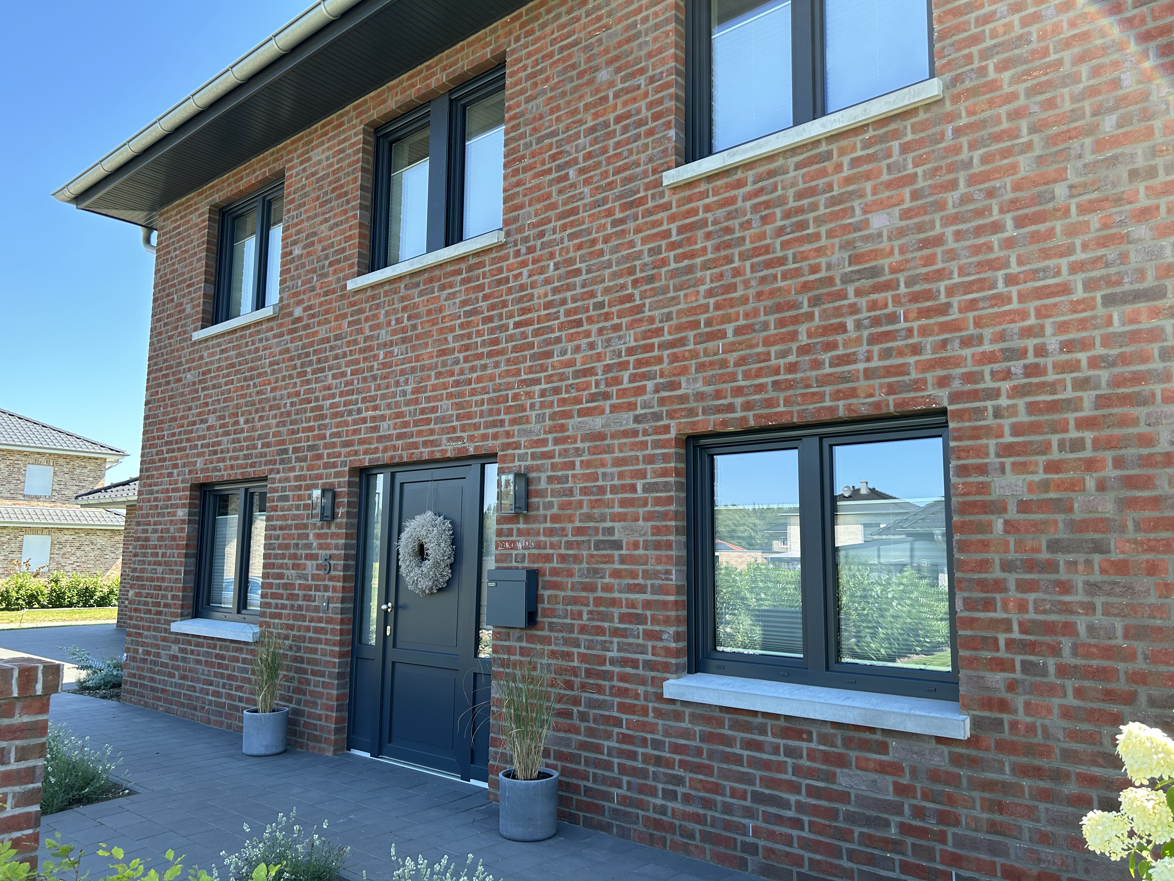 Klinkerfassade mit Fensterbänken außen WSB 850