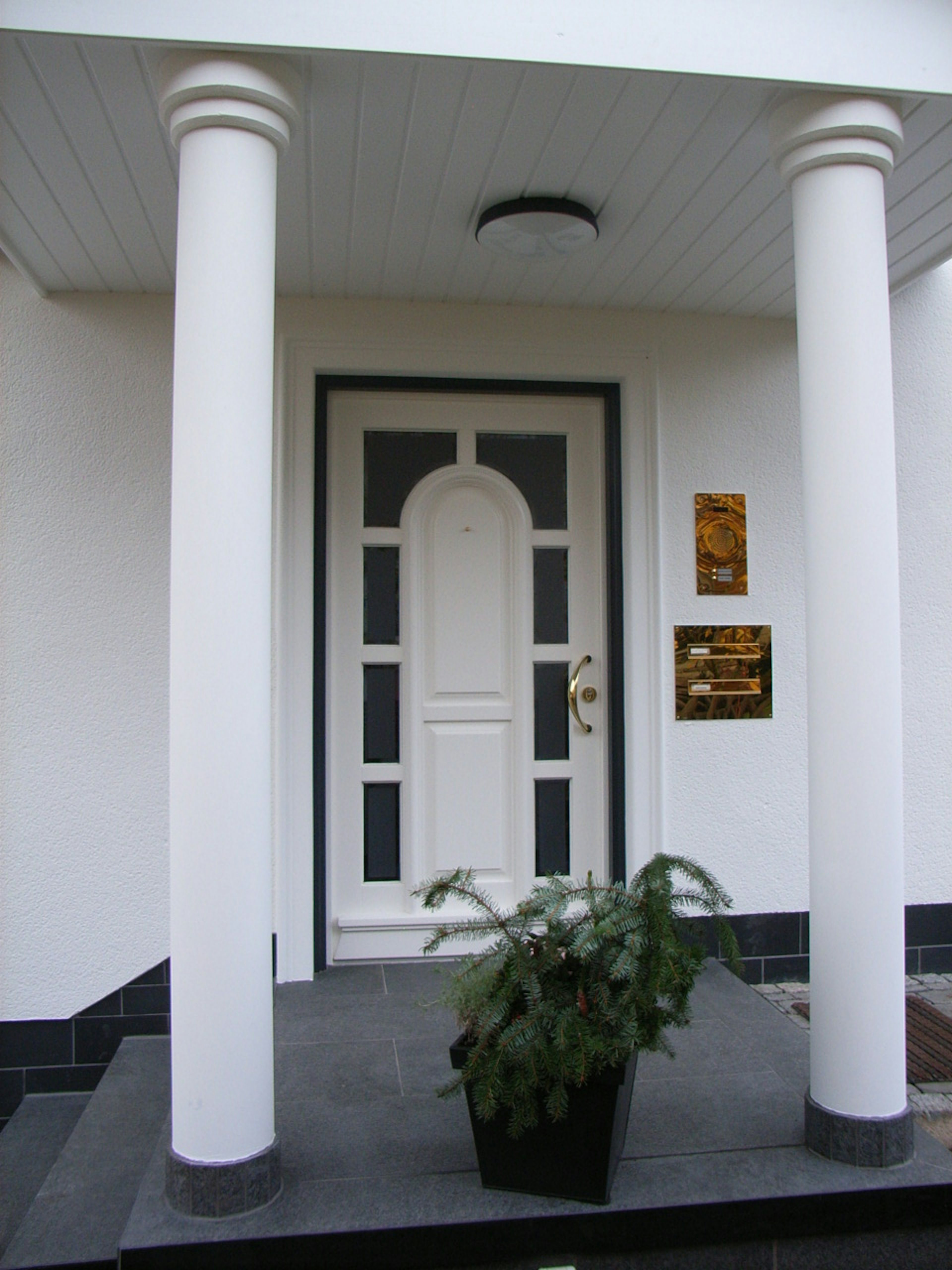 SLG 100 Türumrahmung.JPG