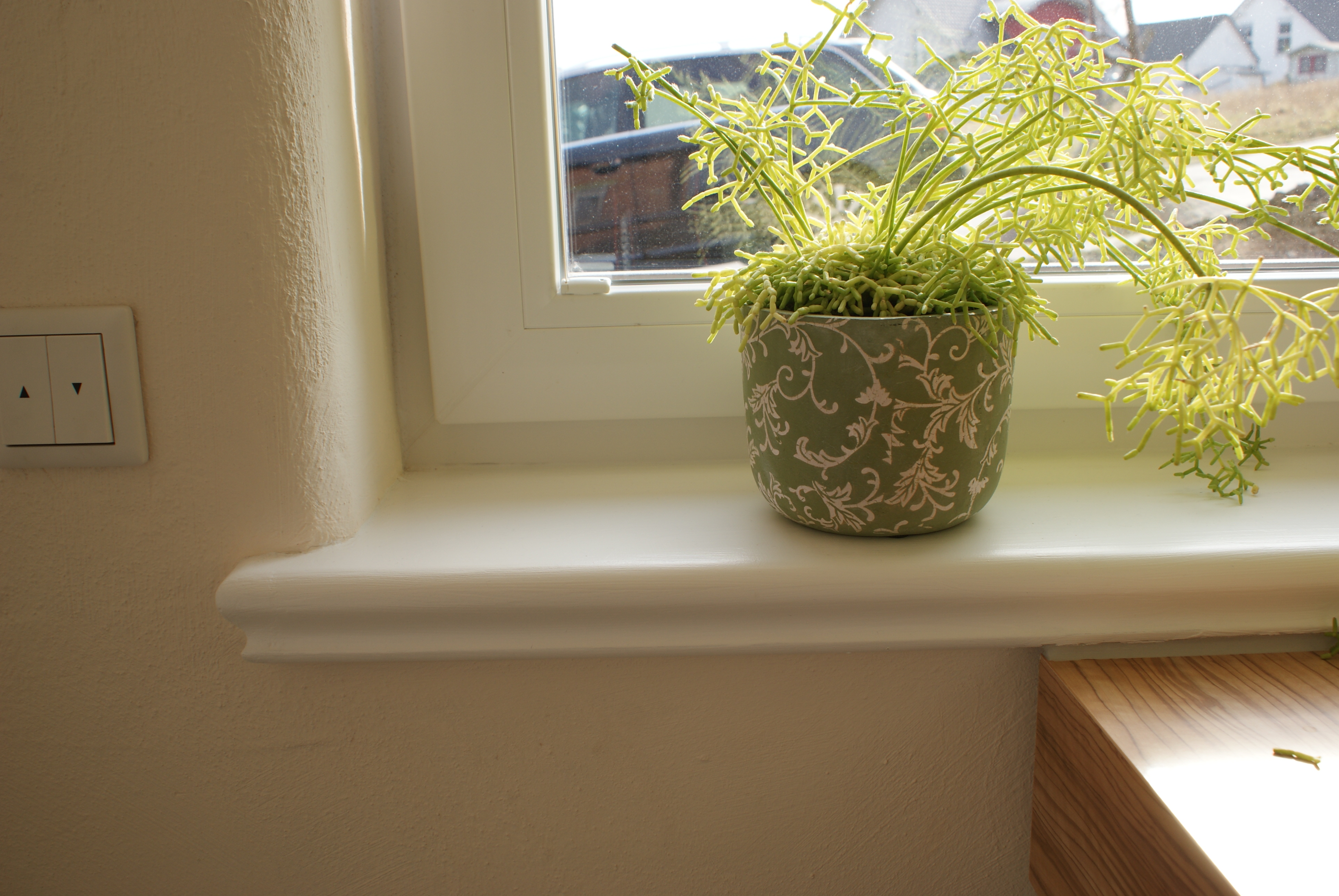 Innenfensterbank SLB 590 innen mit Blumentopf