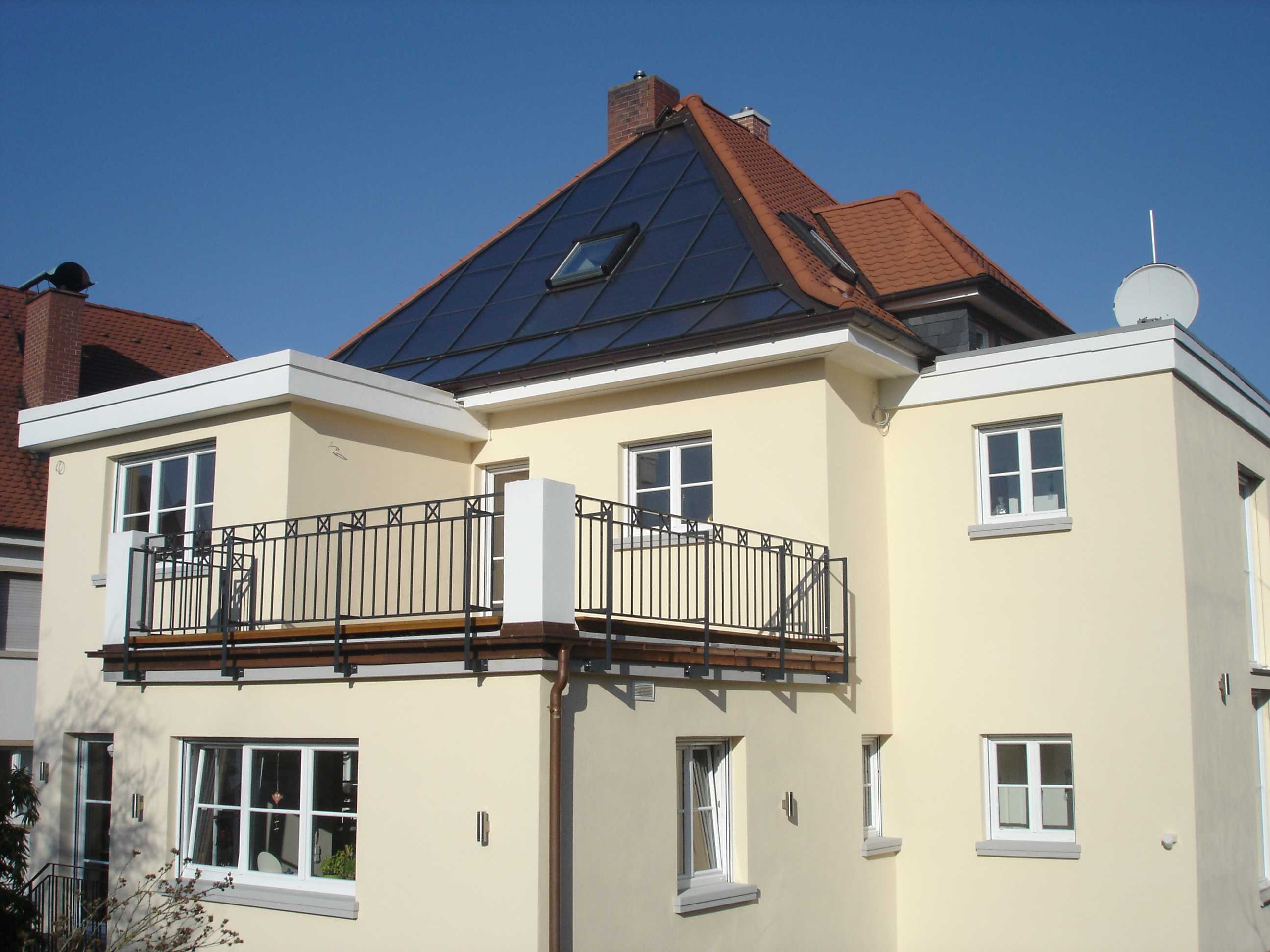 Hausfassade mit Betonfensterbänken SLB 300