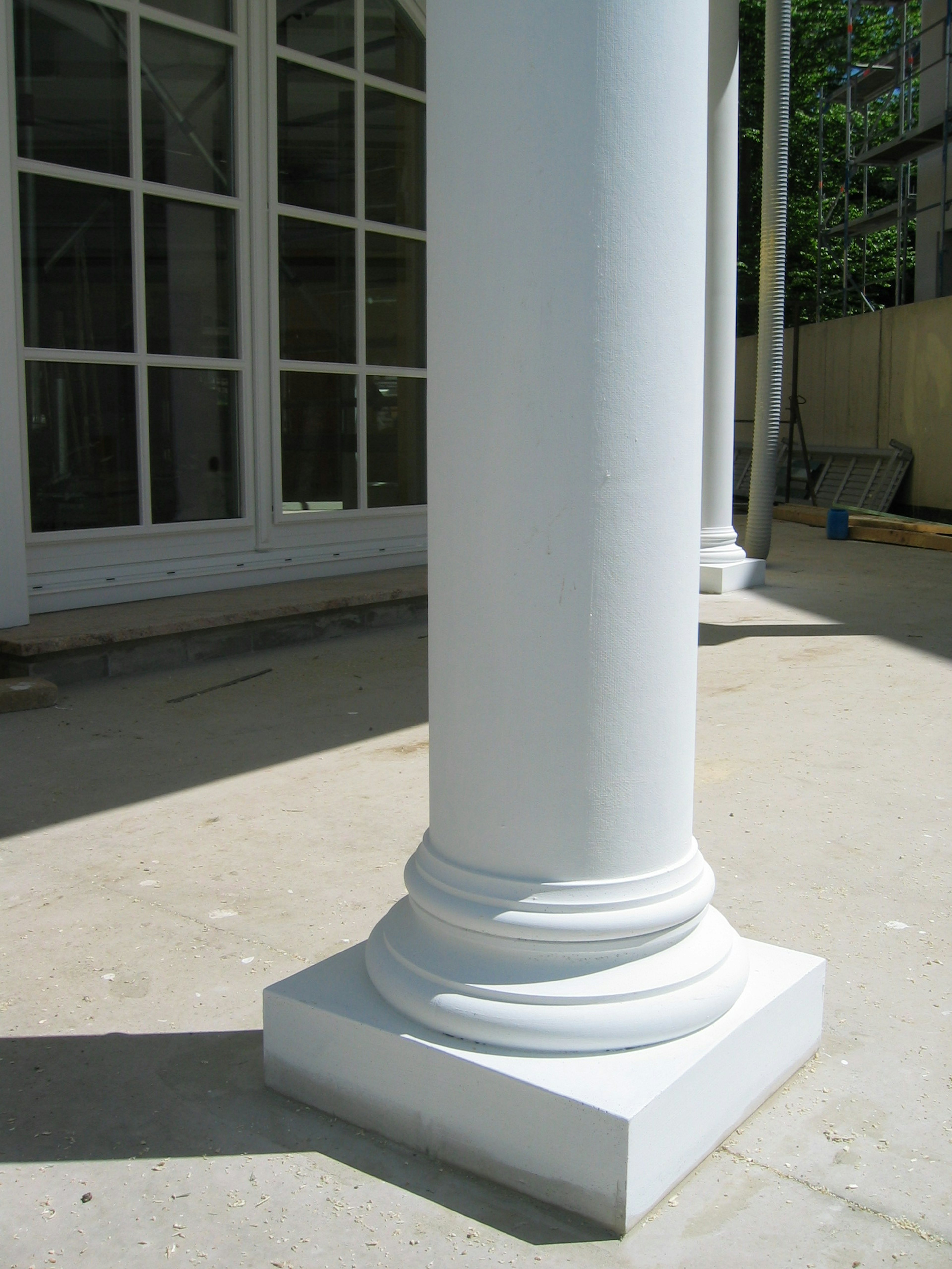 Säule glatt mit Plinthe P1 und Basis B1