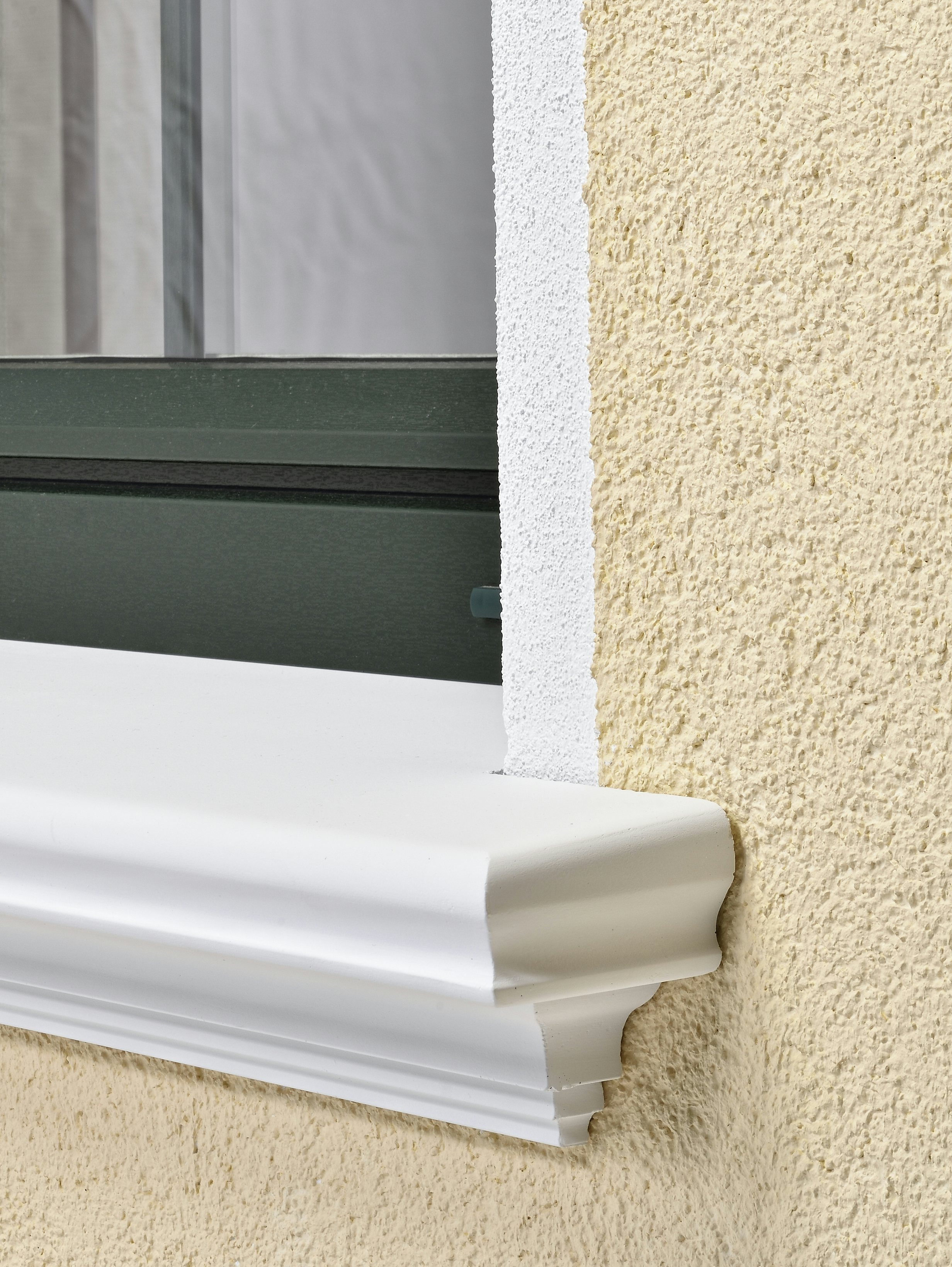 Fensterbank außen SLB 570 mit Rundung und schöner Profilierung von Niessen Beton