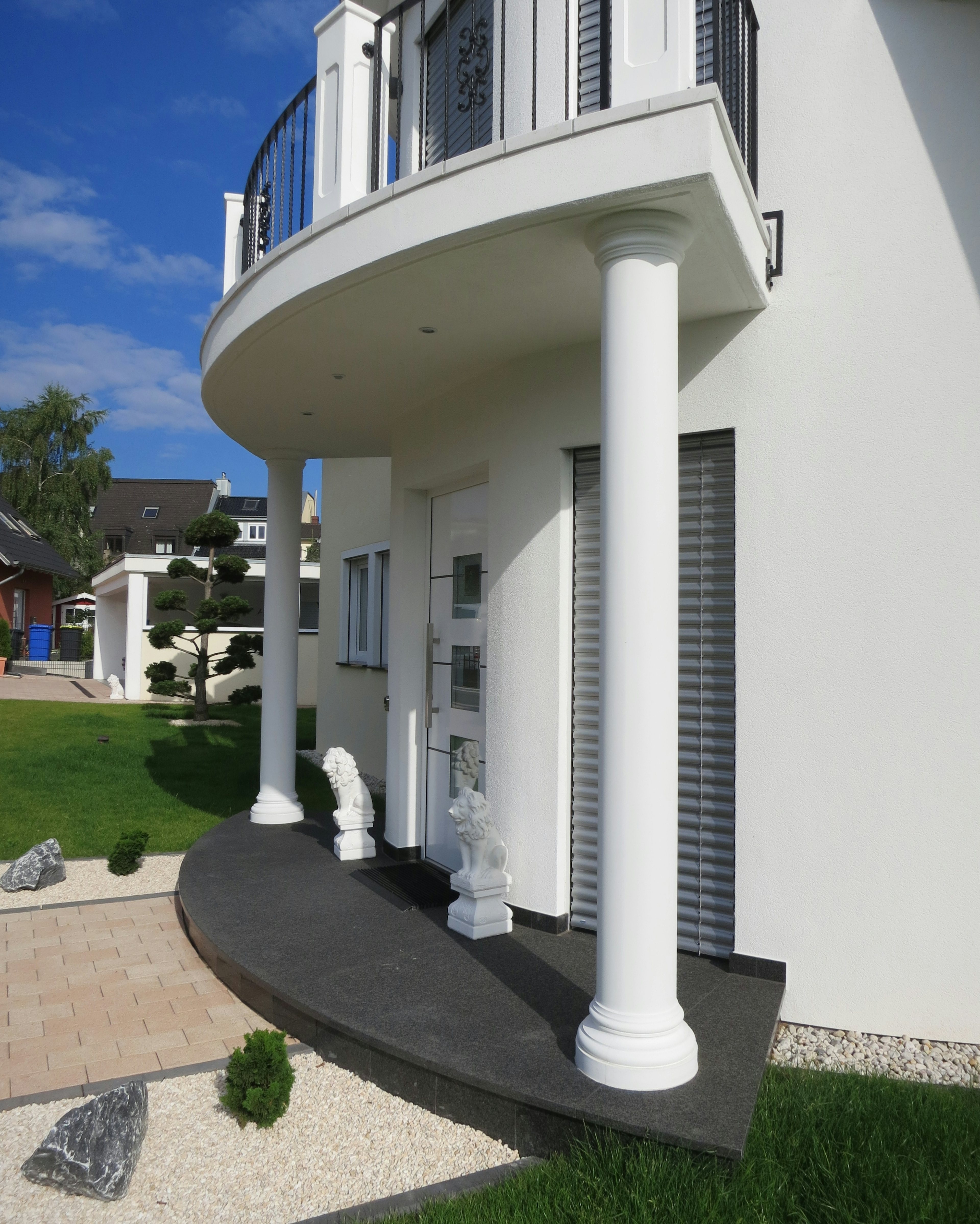 Vordachsäule 01120 mit Kapitell K1 und Basis B2