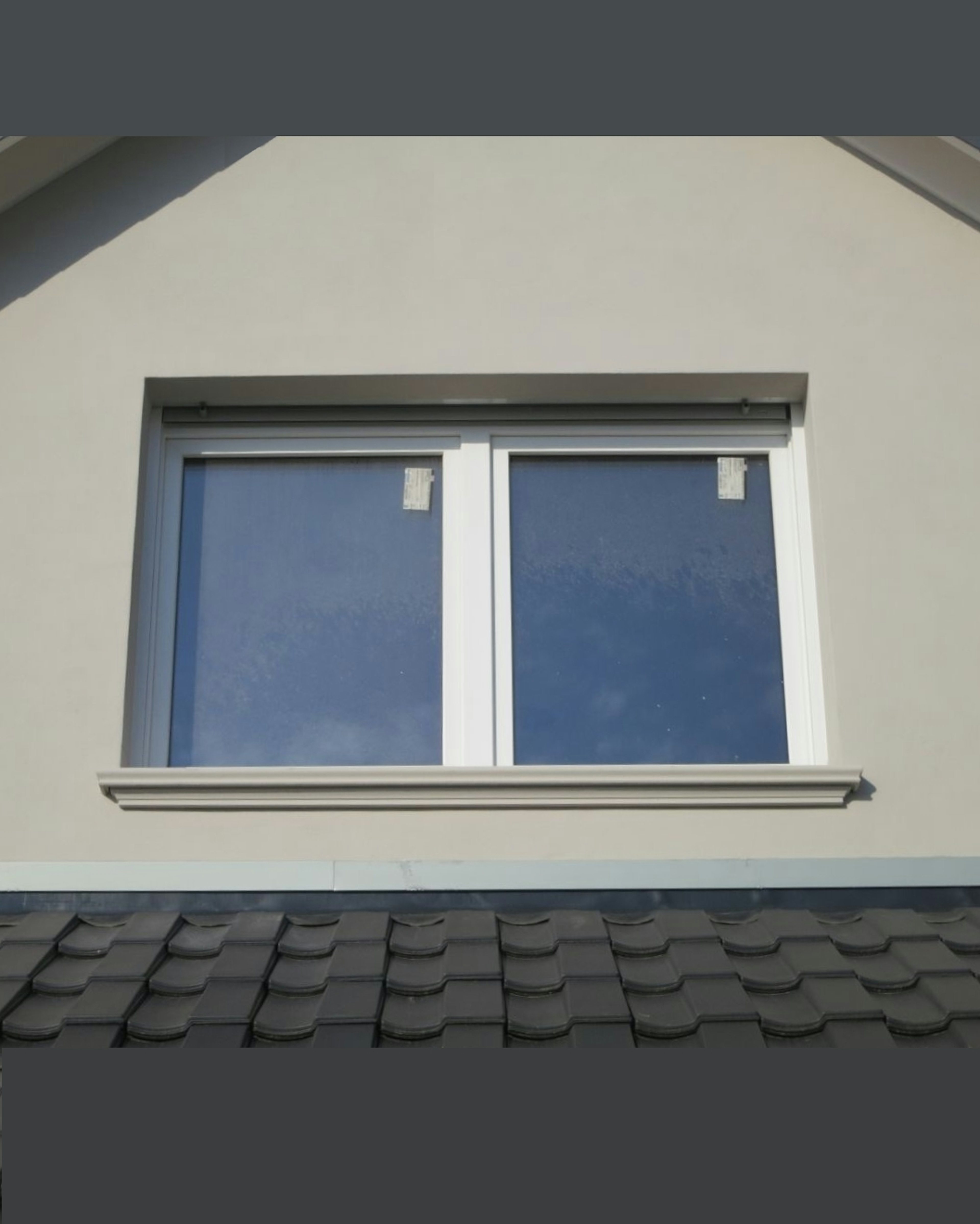 Fensterbank SLB 541 aus Beton an Putzfassade