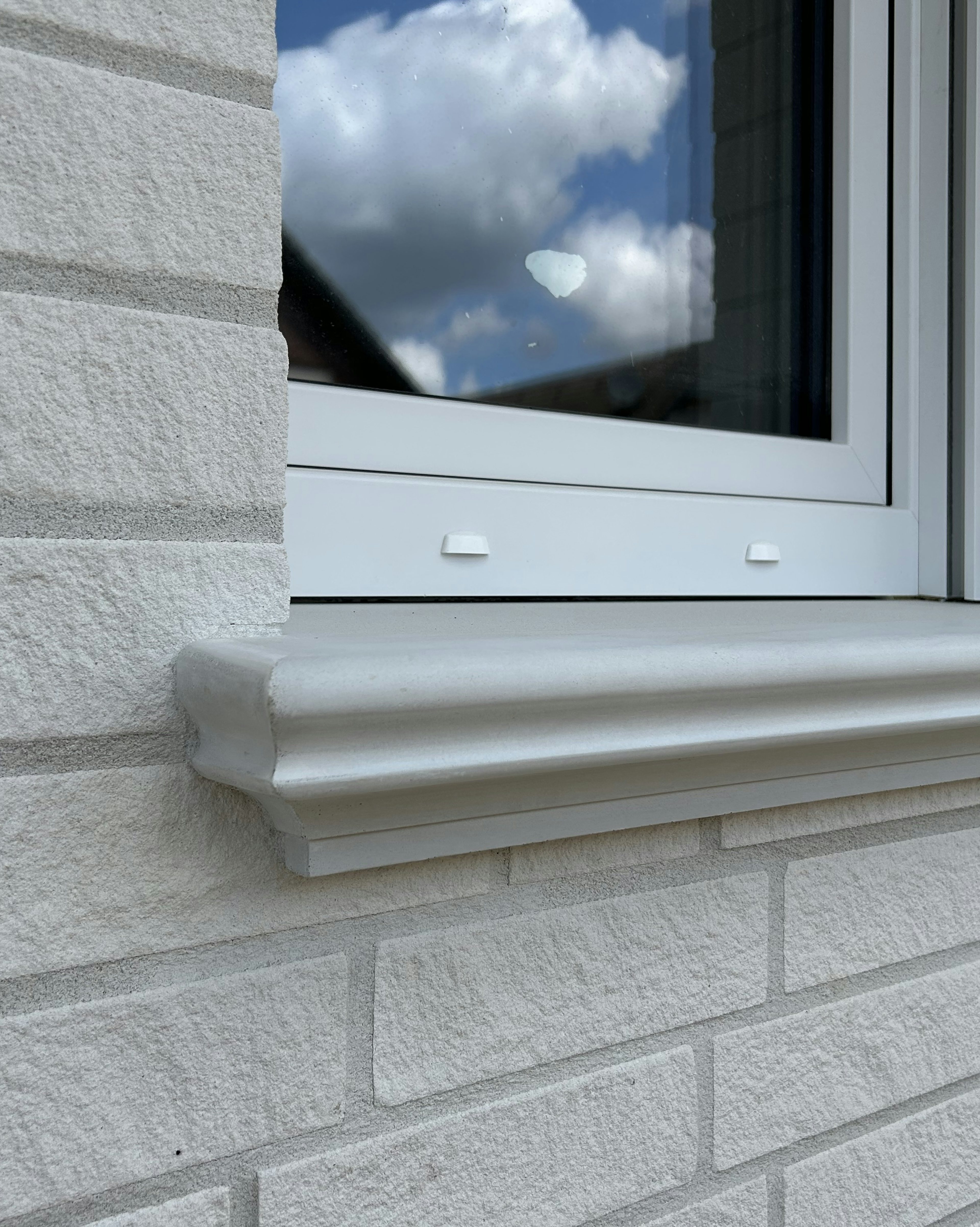 Detail Außenfensterbank SLB 541 an Klinkerfassade