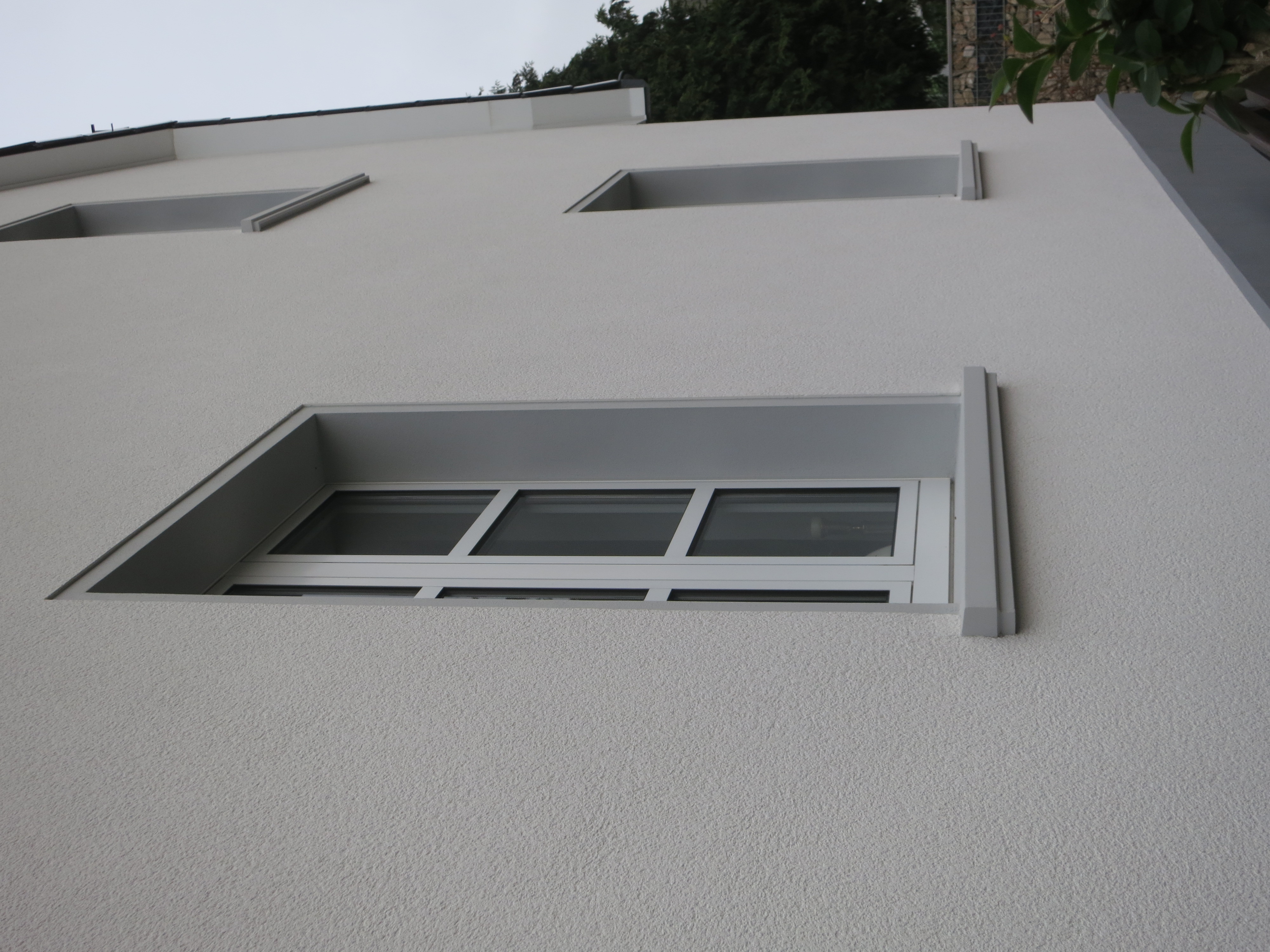 Außenfensterbänke Niessen SLB 400 an einer Putzfassade