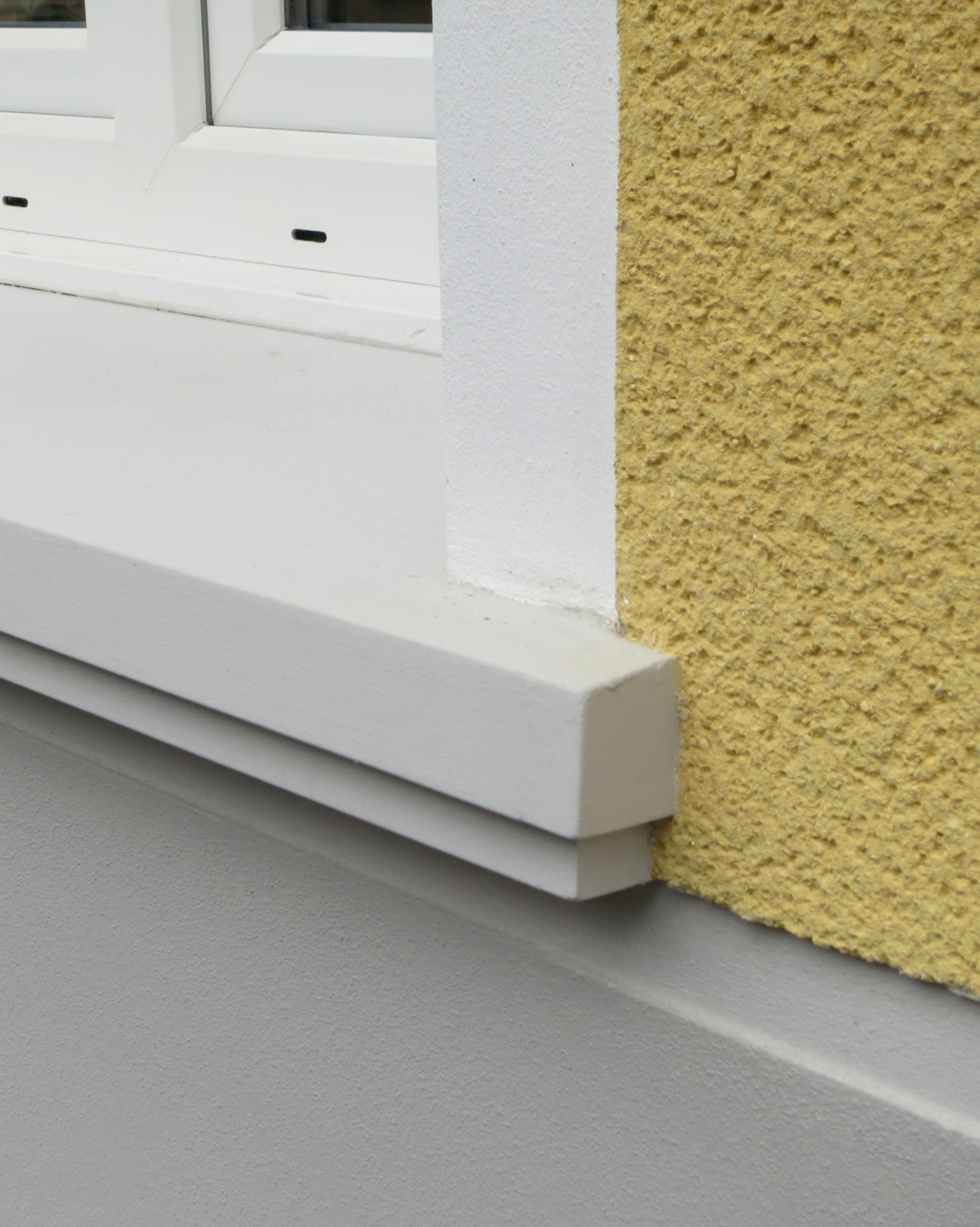 Modern abgestufte Fensterbank SLB 400 aus Beton