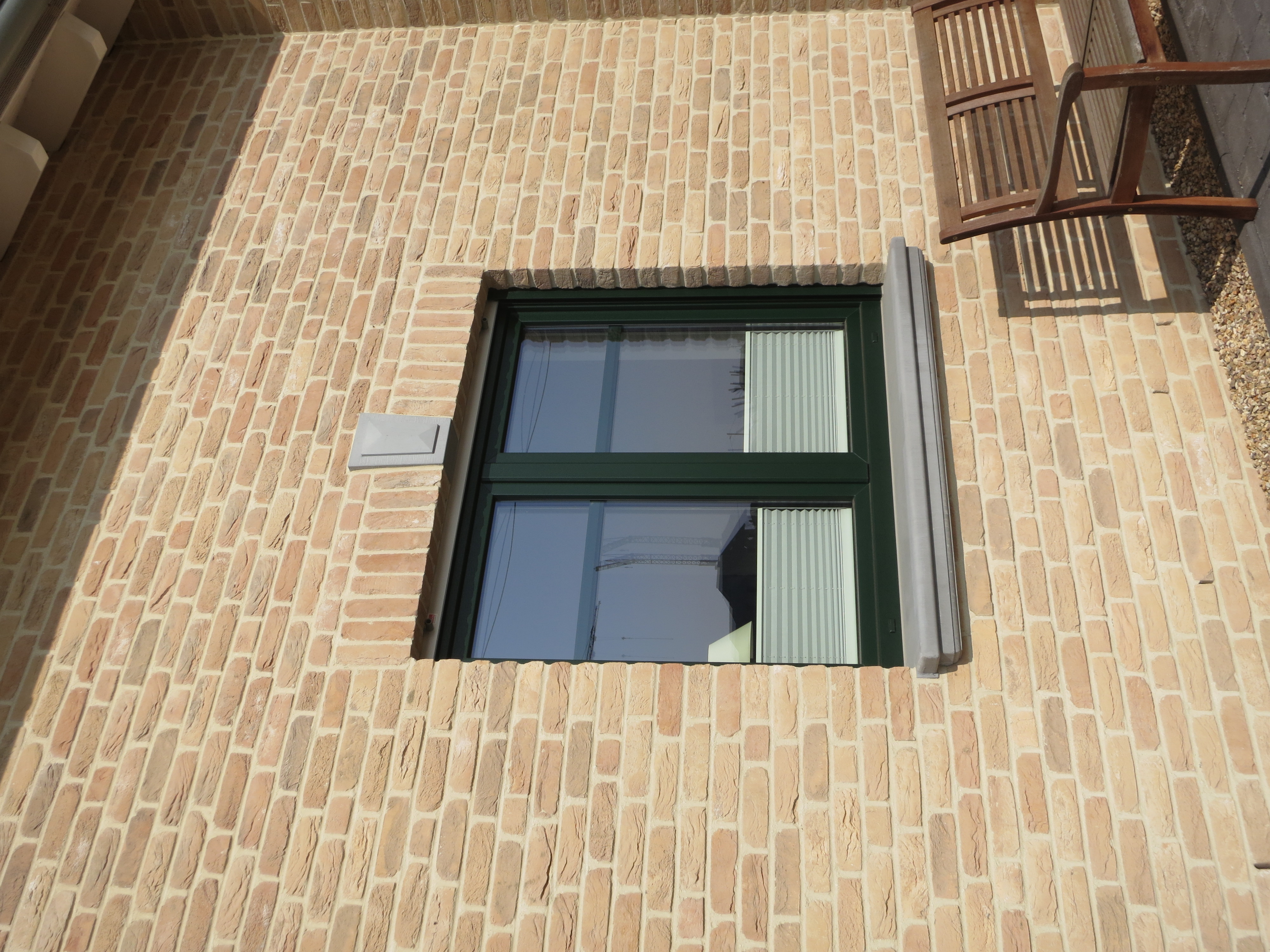 Außenfensterbank WSB 200 in mittelgrau mit Zierstein Diamant