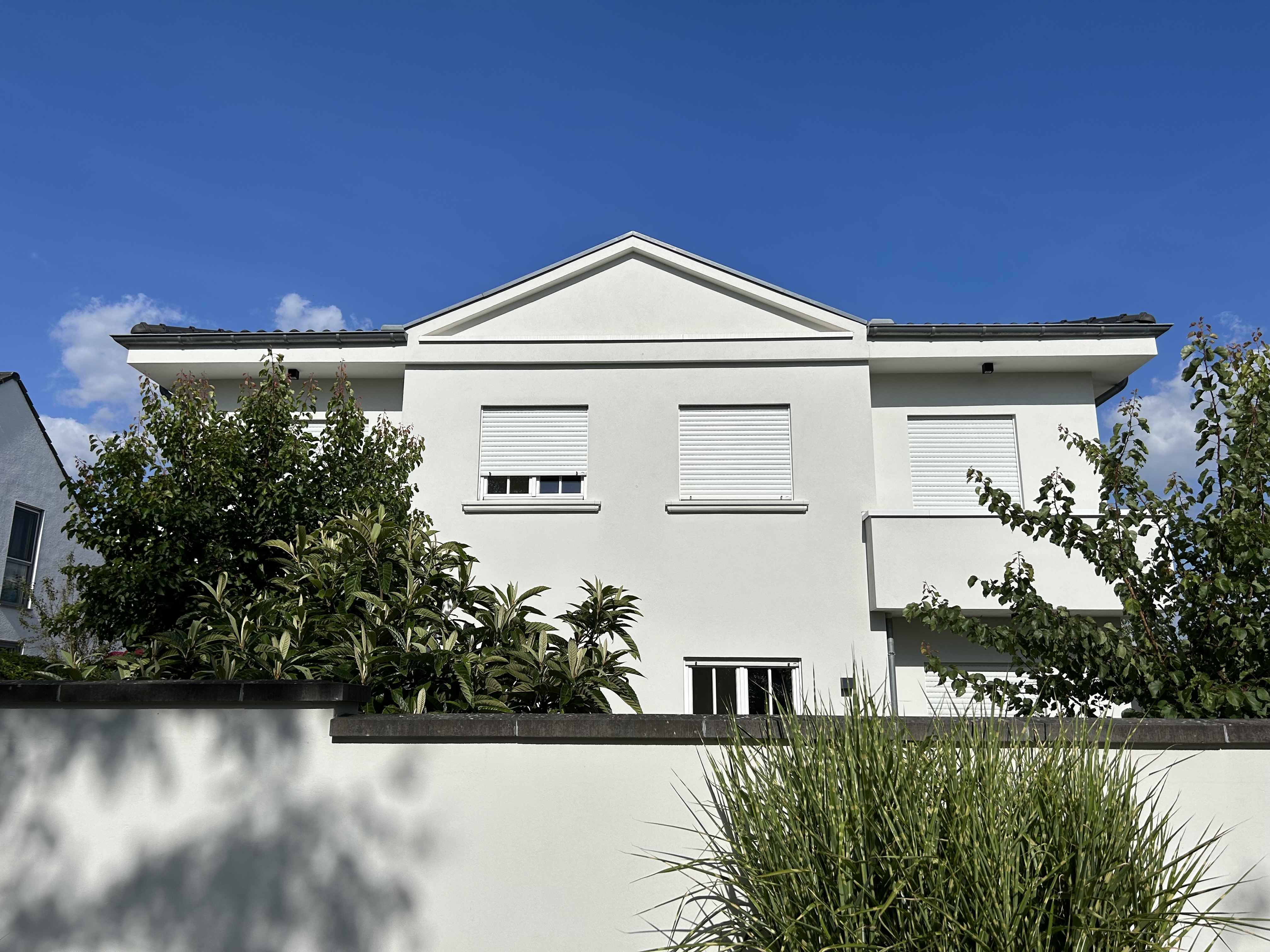 Stadthaus mit Betonfensterbänken SLB 200