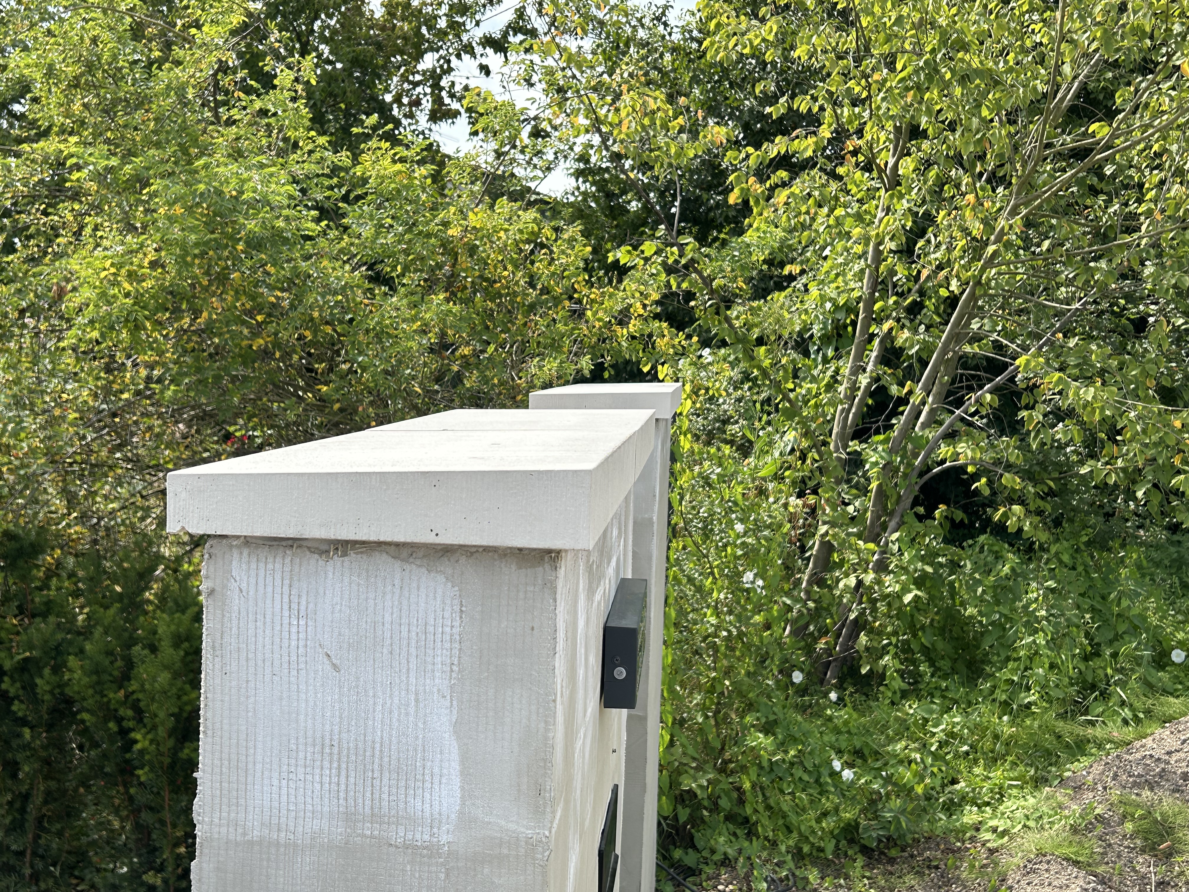 Mauerabdeckungen MAP Pultdach aus Beton in betongrau